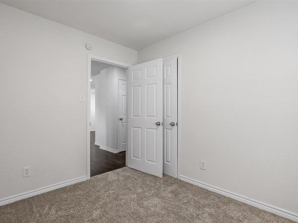 1201  Crockett Street , Garland Texas 75040