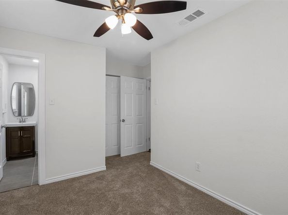 1201  Crockett Street , Garland Texas 75040