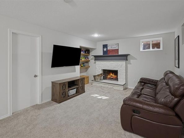 5000  Thorncliffe Drive , Arlington Texas 76016