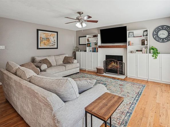 5000  Thorncliffe Drive , Arlington Texas 76016