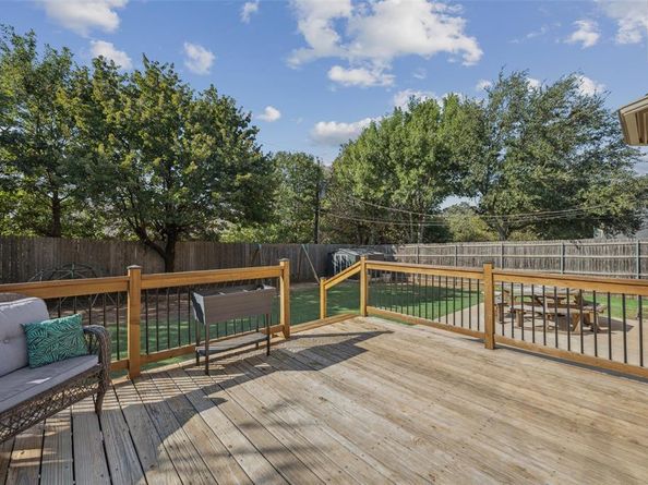 5000  Thorncliffe Drive , Arlington Texas 76016