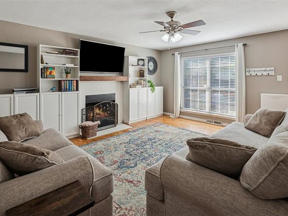 5000  Thorncliffe Drive , Arlington Texas 76016