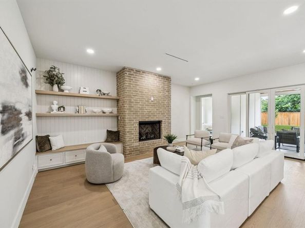 6244  Richmond Avenue , Dallas Texas 75214