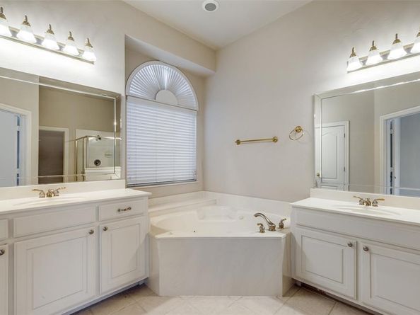 1806 E Branch Hollow Drive , Carrollton Texas 75007