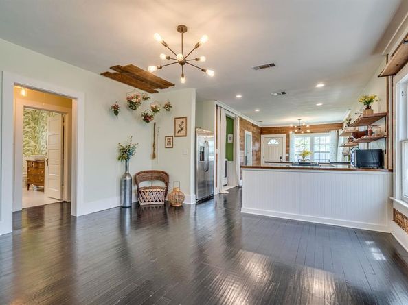 2706  Bomar Avenue , Fort Worth Texas 76103
