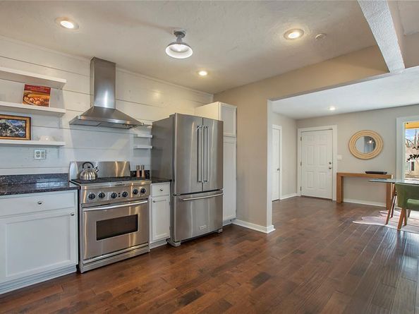 1519  Lansford Avenue , Dallas Texas 75224