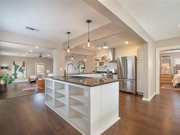 1519  Lansford Avenue , Dallas Texas 75224
