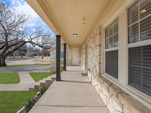 1519  Lansford Avenue , Dallas Texas 75224