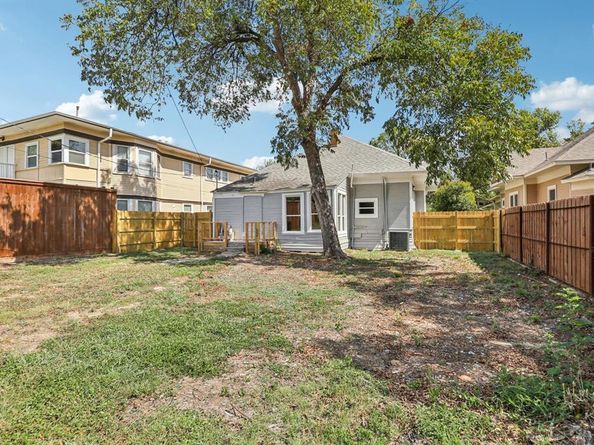 403 S Willomet Avenue , Dallas Texas 75208