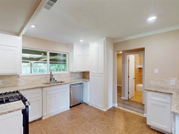 3201  Lakeland Street , Fort Worth Texas 76111