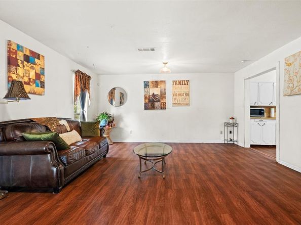 5325  trentman Street , Fort Worth Texas 76119