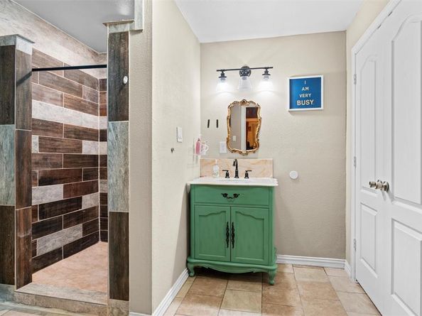 5325  trentman Street , Fort Worth Texas 76119