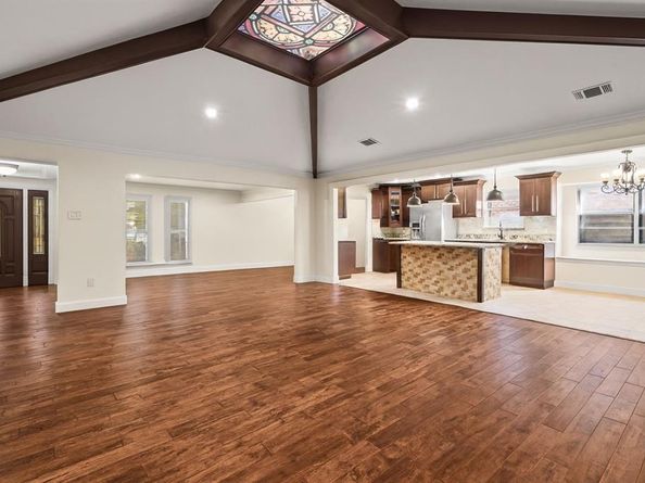 9552  Timberleaf Drive , Dallas Texas 75243