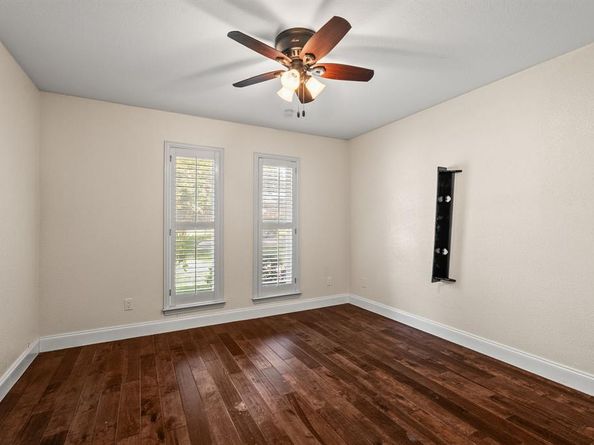 9552  Timberleaf Drive , Dallas Texas 75243