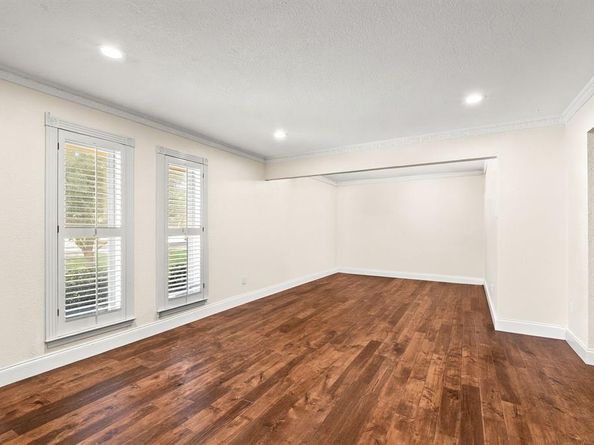 9552  Timberleaf Drive , Dallas Texas 75243