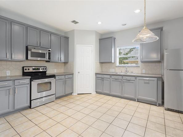 6306  Pool View Drive , Dallas Texas 75249