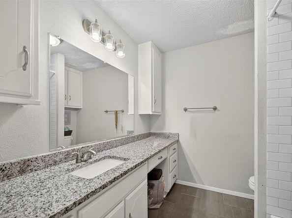 2501  Warren Lane , Fort Worth Texas 76112
