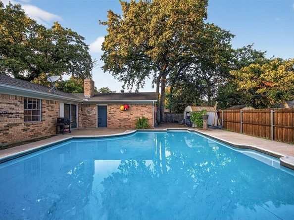 2501  Warren Lane , Fort Worth Texas 76112
