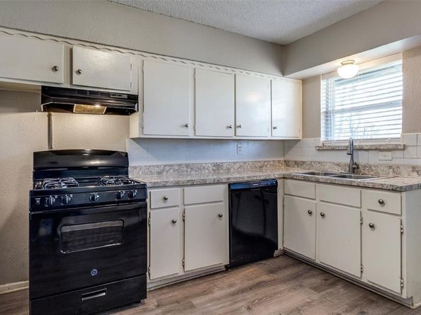 739  Royal Crest Drive , Mesquite Texas 75149