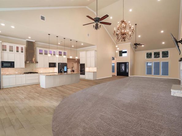 6012  Englishoak Drive , Arlington Texas 76016