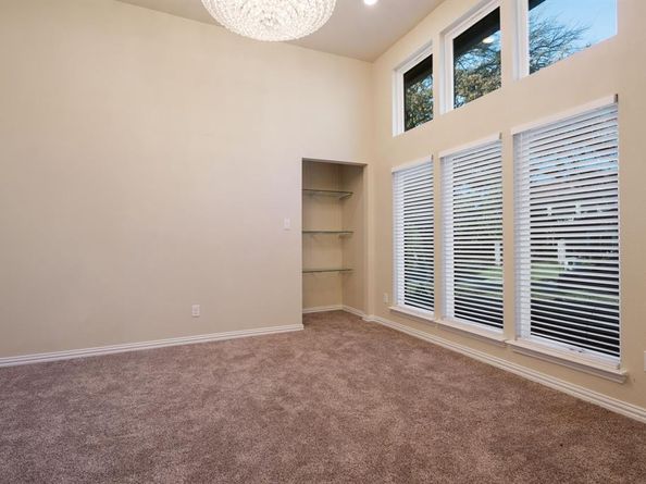 6012  Englishoak Drive , Arlington Texas 76016