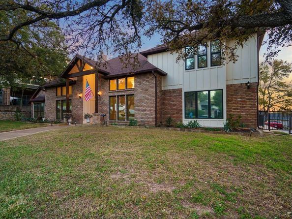 6012  Englishoak Drive , Arlington Texas 76016