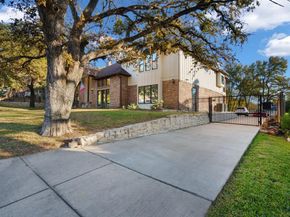 6012  Englishoak Drive , Arlington Texas 76016