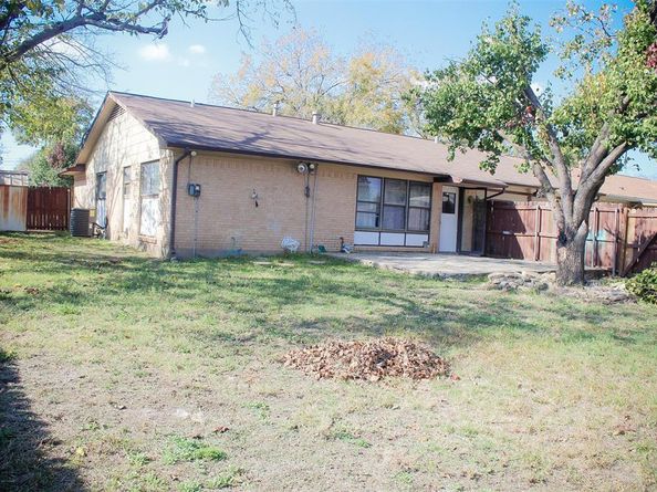 1022  Crest Park Drive , Garland Texas 75042