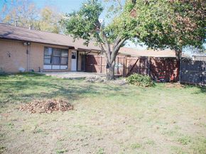 1022  Crest Park Drive , Garland Texas 75042