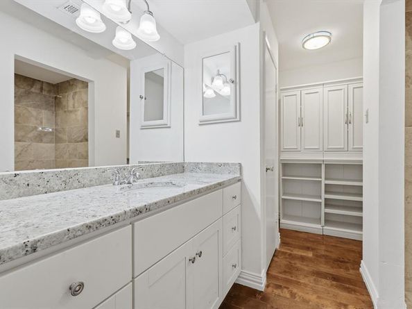 708  Creekwood Drive , Lewisville Texas 75067