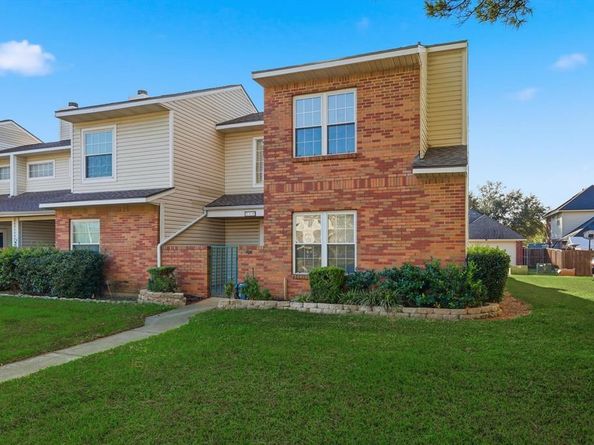 708  Creekwood Drive , Lewisville Texas 75067