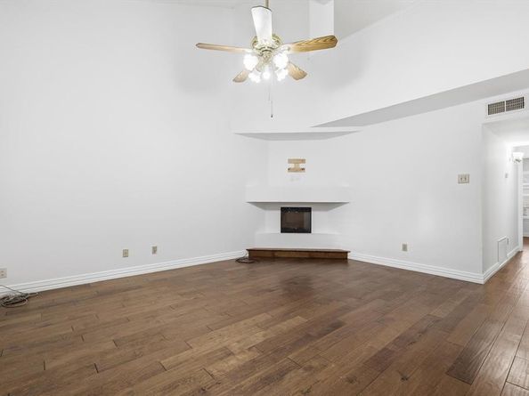 708  Creekwood Drive , Lewisville Texas 75067