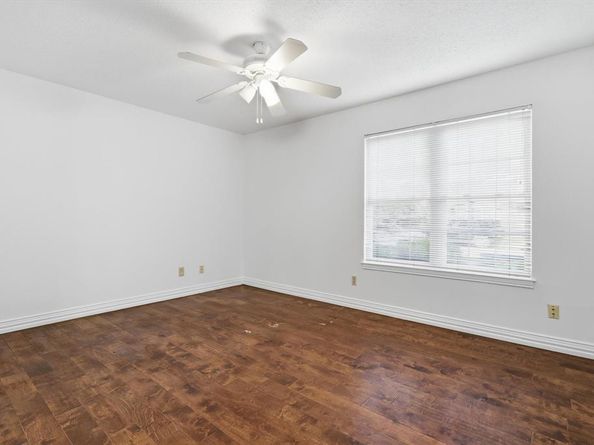 708  Creekwood Drive , Lewisville Texas 75067