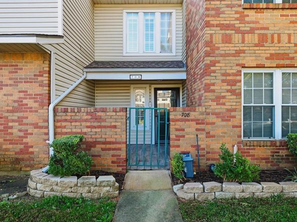 708  Creekwood Drive , Lewisville Texas 75067