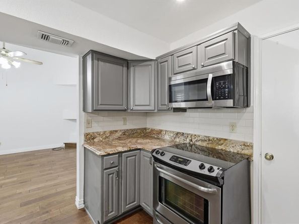 708  Creekwood Drive , Lewisville Texas 75067