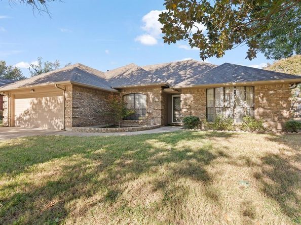 149  Sandlewood Lane , Burleson Texas 76028