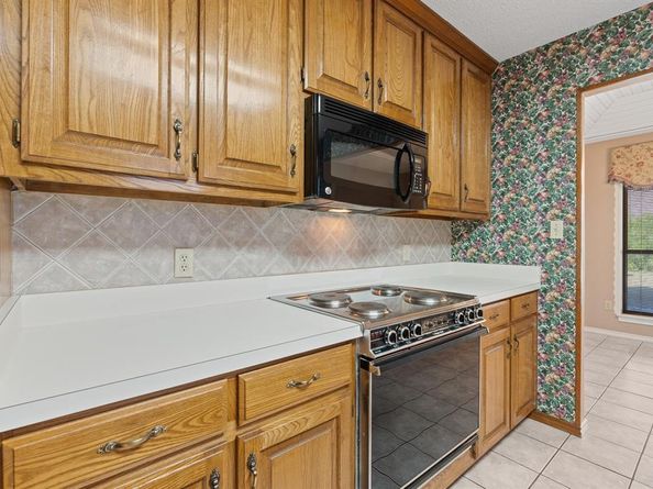 149  Sandlewood Lane , Burleson Texas 76028