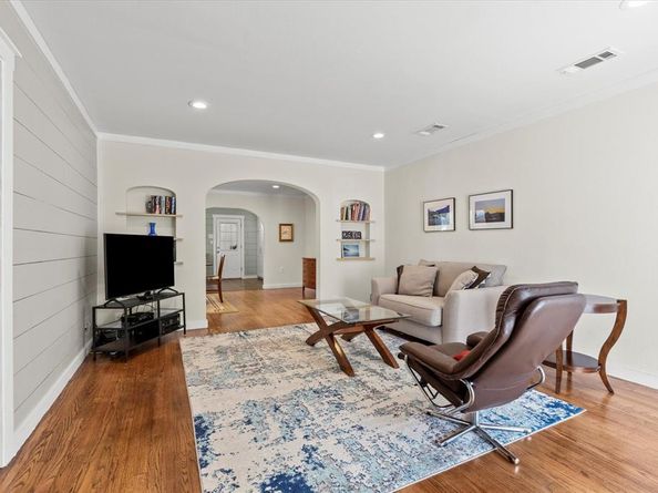 2919  Maple Springs Boulevard , Dallas Texas 75235