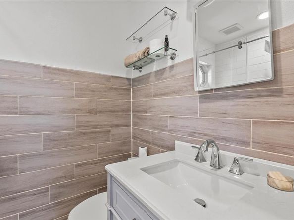 2919  Maple Springs Boulevard , Dallas Texas 75235