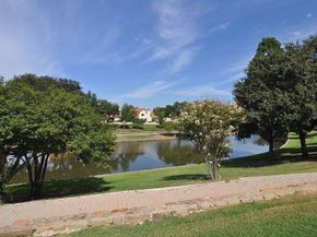 505  Ranch Trail  105, Irving Texas 75063