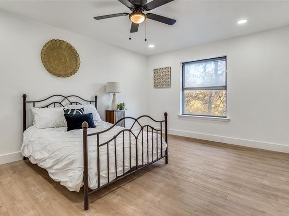 5204  Blue Valley Court , Fort Worth Texas 76112