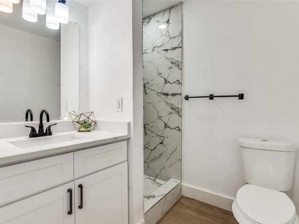 5204  Blue Valley Court , Fort Worth Texas 76112