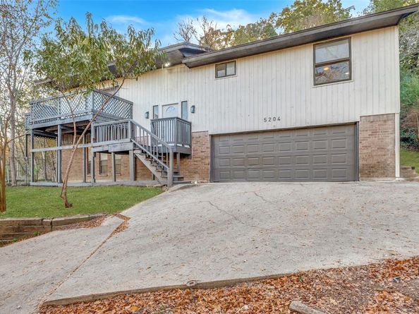 5204  Blue Valley Court , Fort Worth Texas 76112
