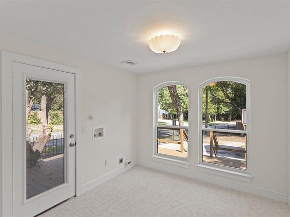 624 N Vernon Avenue , Dallas Texas 75208