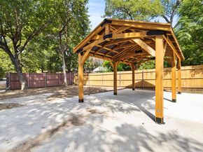 624 N Vernon Avenue , Dallas Texas 75208