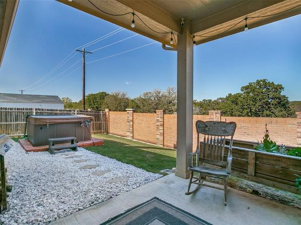 5629  Sea Cove Lane , Denton Texas 76208