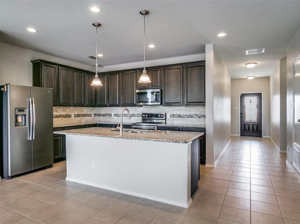 5629  Sea Cove Lane , Denton Texas 76208