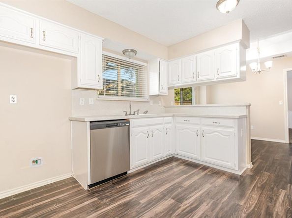 2015  Robin Hill Lane , Carrollton Texas 75007