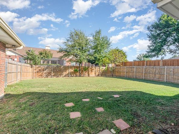 2015  Robin Hill Lane , Carrollton Texas 75007