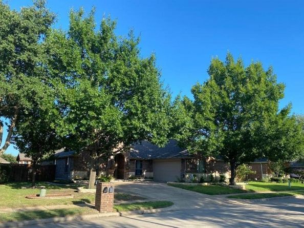 8101  Summerleaf Drive , Arlington Texas 76001